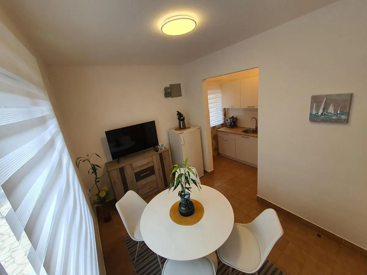 Apartments Luciana & Helena Pula 0*,  Croatia