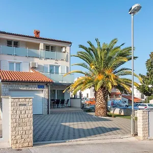 Summer House Pula
