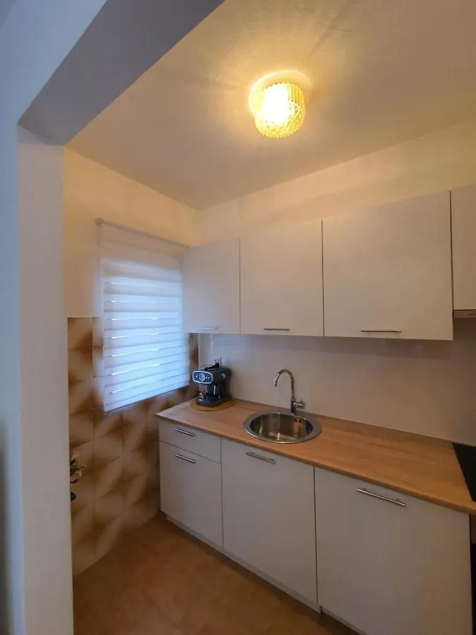 Apartments Luciana & Helena Pula 0*,