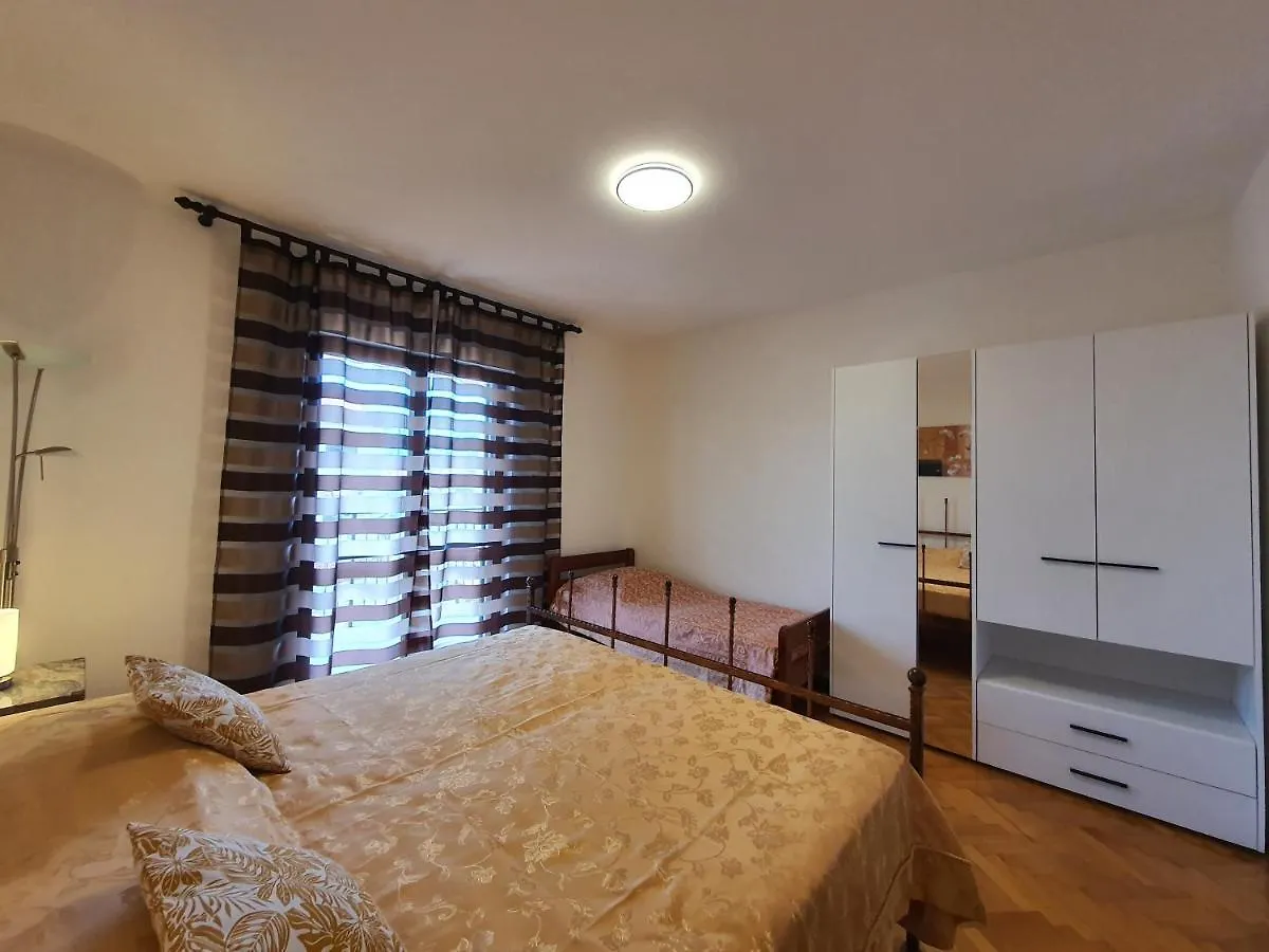 Apartments Luciana & Helena Pula